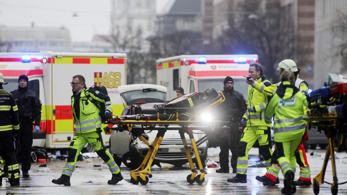 Car drives into crowd in Munich; at least 28 injured