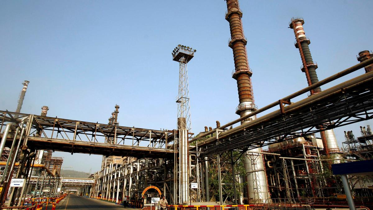 U.S. penalty risk on Russian oil may add -11 billion to India’s import bill, analyst say