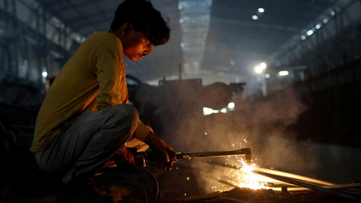 India recommends import tariffs for three years on some steel products