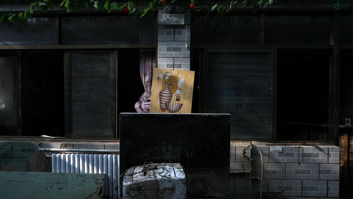 Typhoon Kajiki drenches southern China’s Hainan island, heads toward Vietnam