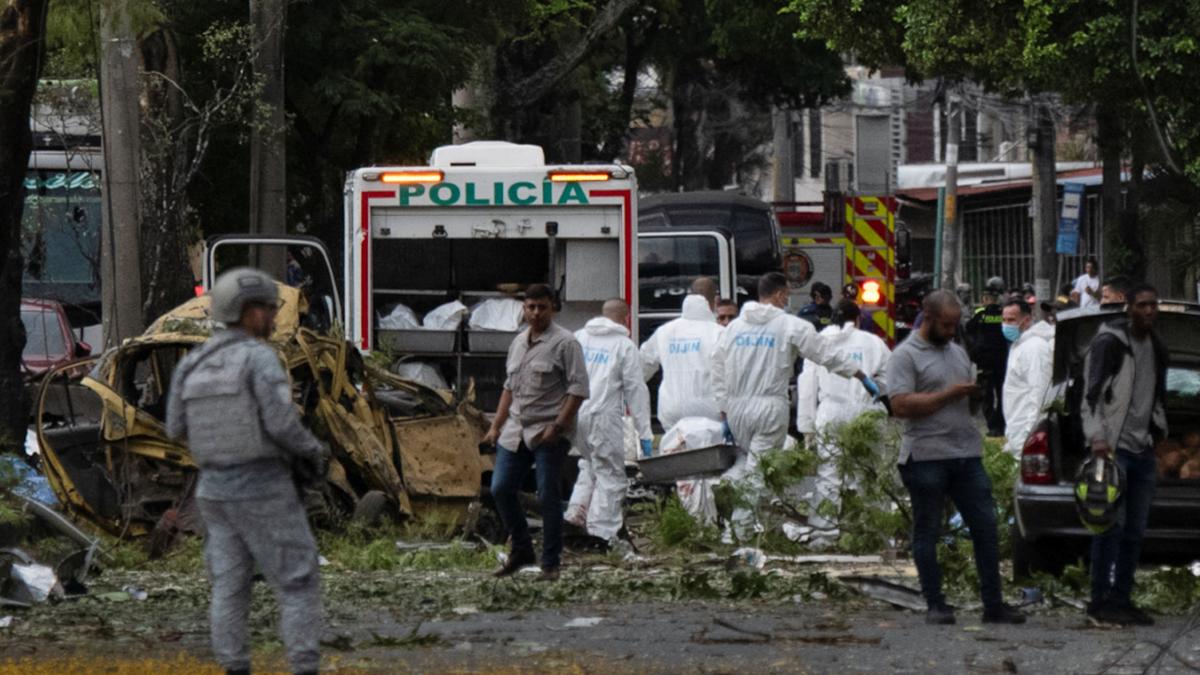 Car bomb and attack on a helicopter in Colombia kill at least 17, including police officers
