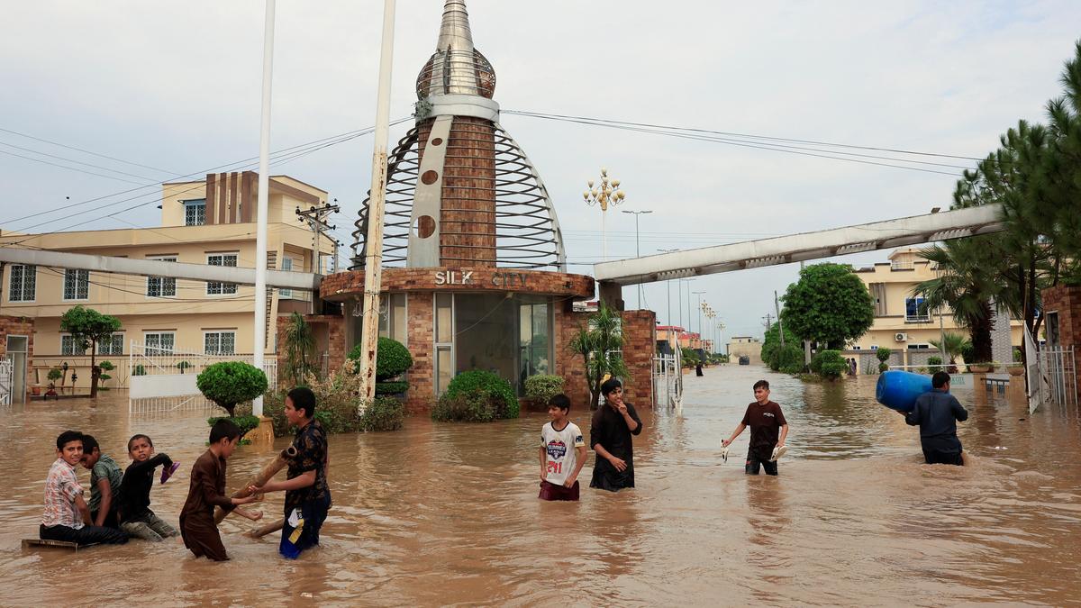Over 100 people stranded as floodwaters submerge Kartarpur Corridor in Pakistan