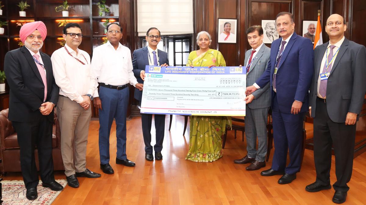LIC pays ₹7,324.34 crore dividend to government