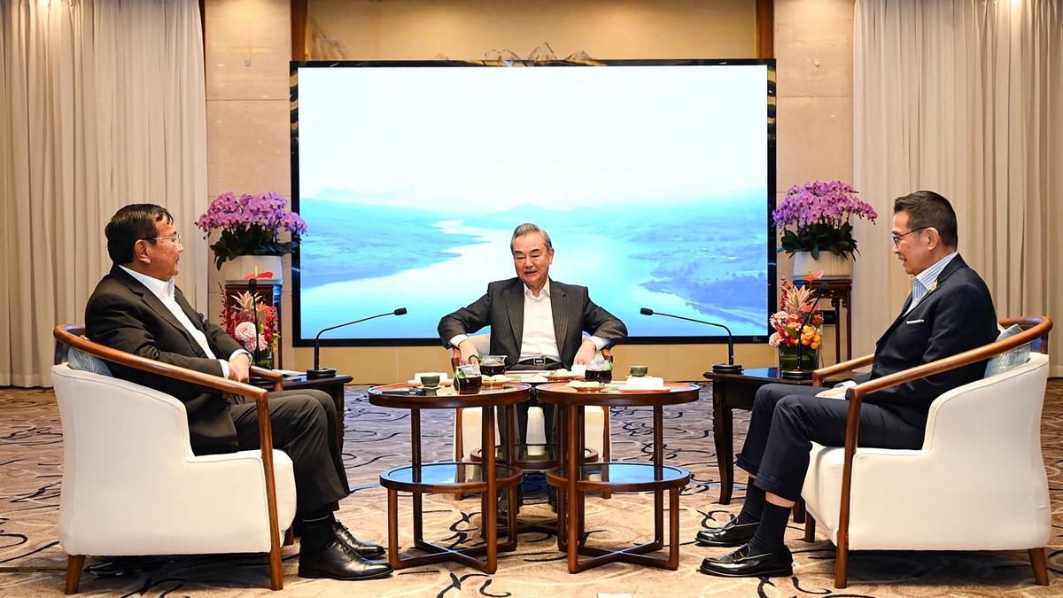 China urges Thailand, Cambodia reconciliation in three-way talks