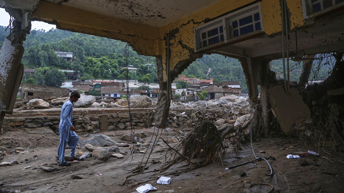 Pakistan resumes rescue operations in flood-hit areas; death toll over 300