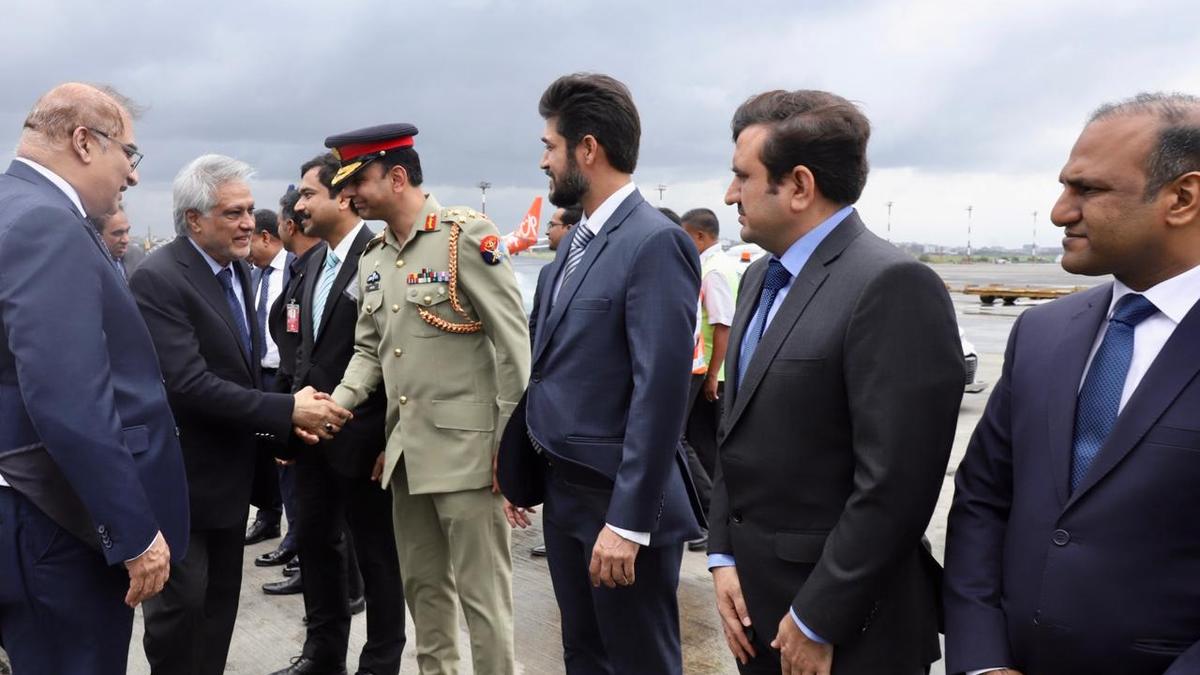 Pakistan’s Foreign Minister and Deputy Prime Minister Mohammed Ishaq Dar reaches Bangladesh