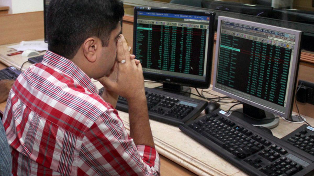 Sensex tanks 542 points dragged down by blue-chip stocks, foreign fund outflows
