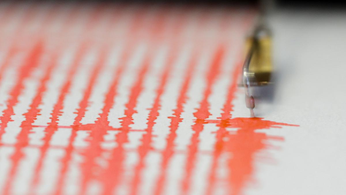 Earthquake of magnitude 4.9 strikes near Australia’s east coast