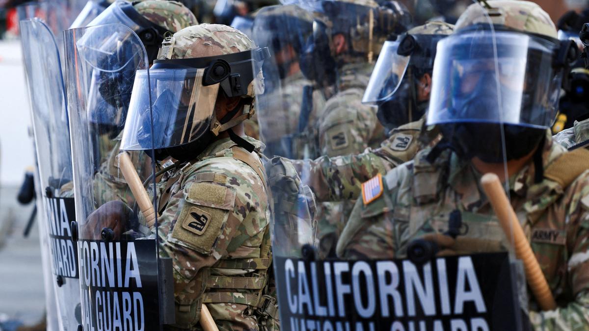 California bans most U.S. law enforcement officers from wearing masks during operations