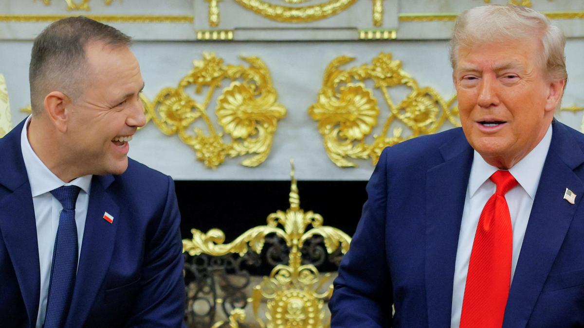 Trump welcomes nationalist Polish President for talks dominated by Ukraine
