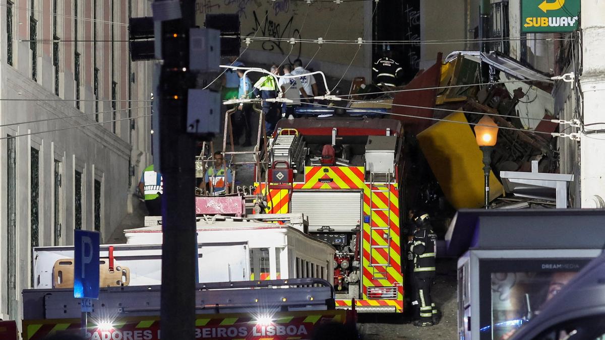 Lisbon streetcar accident: 15 dead, 18 injured as Gloria funicular derails