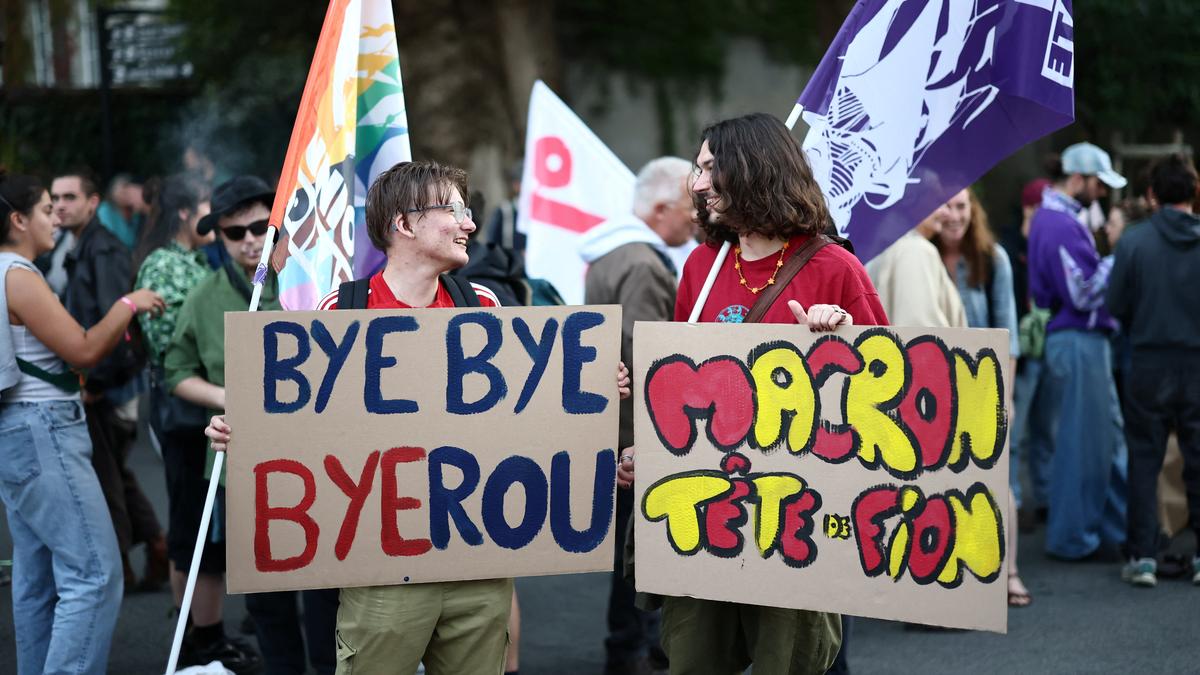 French PM ousted in parliament confidence vote