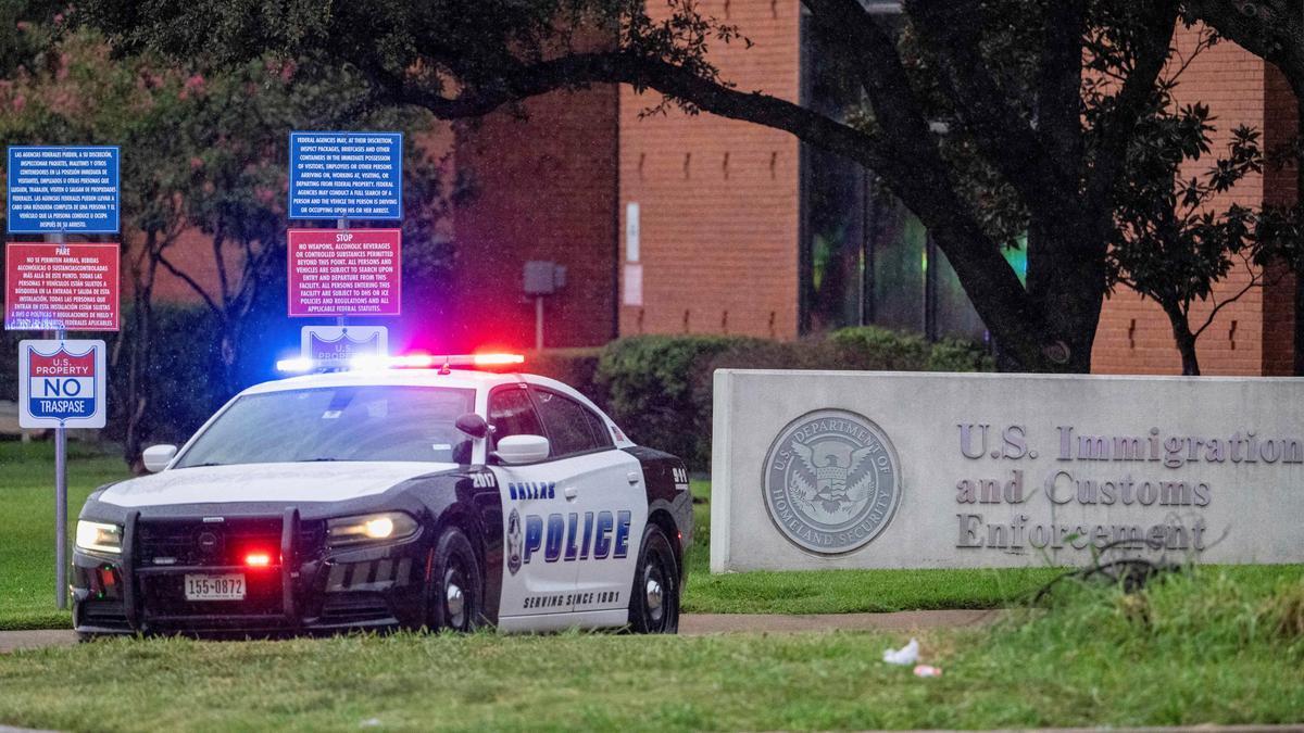 Watch: 3 people shot at Dallas ICE facility; shooter dead