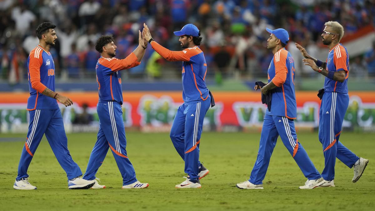 IND vs PAK Asia Cup | Kuldeep, Axar leave Pakistan in a daze