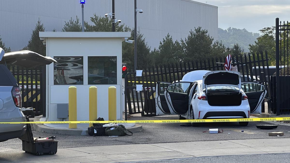 Suspect in custody after driver rams car into FBI building gate in Pittsburgh
