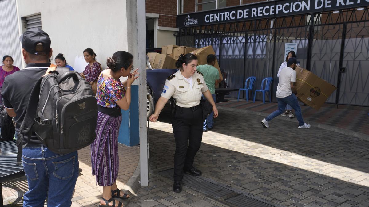 U.S. judge bars government from sending Guatemalan children back, for now