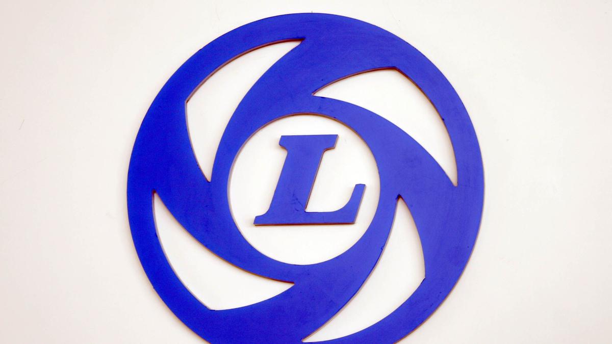 Ashok Leyland partners with China’s CALB Group, to invest over ₹5,000 crore for battery production