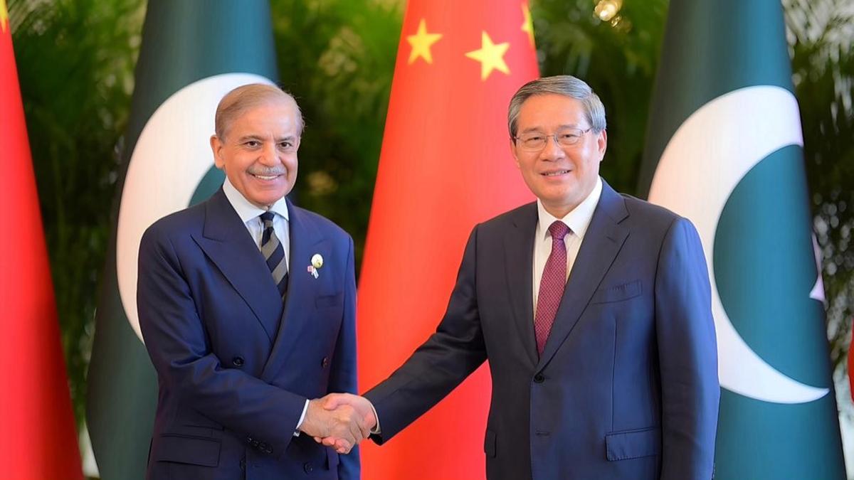 Pakistan, China agree to work closely on CPEC 2.0 as PM Sharif meets Chinese Premier