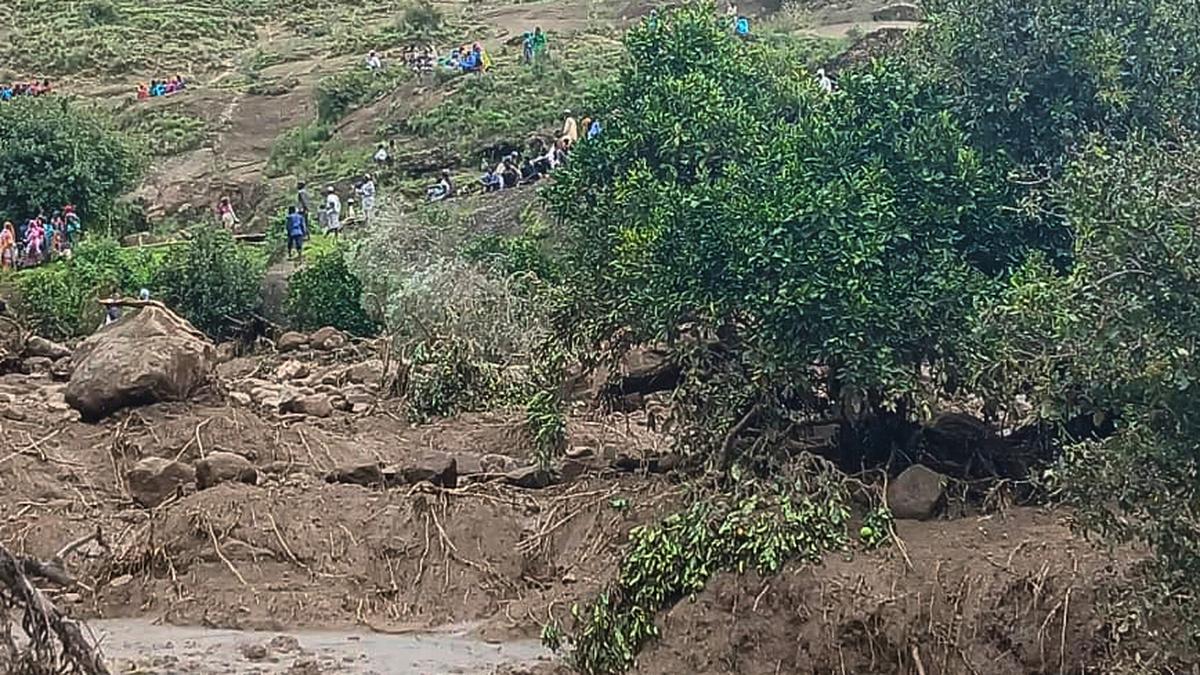 Sudan recovers 100 bodies after Darfur landslide: rebel group