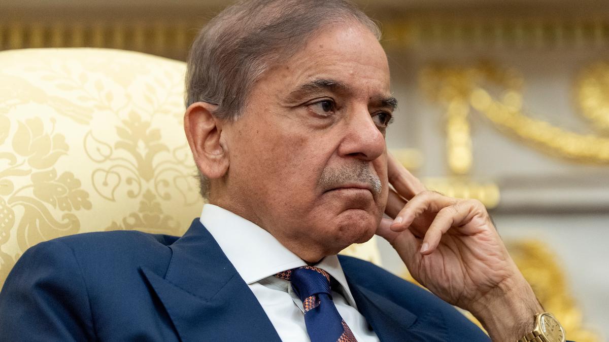 Trump holds talks with Pakistan’s Prime Minister Shehbaz Sharif