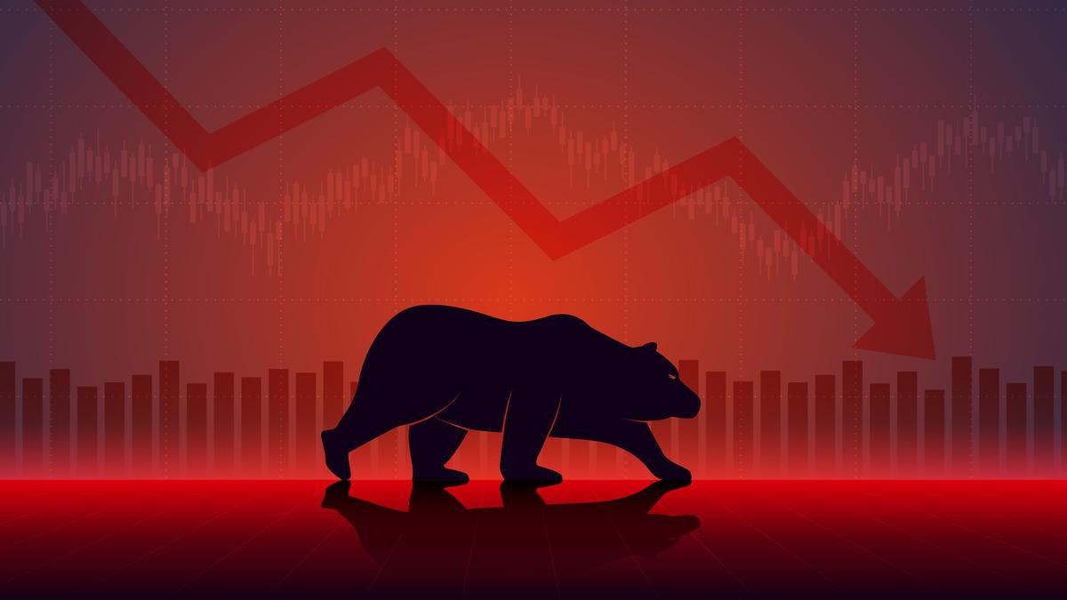 Stock markets fall for second day; Sensex drops 466 points on selling in private banking shares