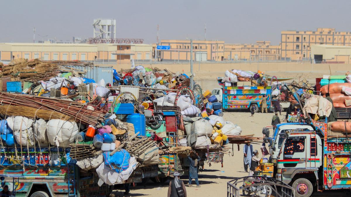 Afghanistan claims 58 Pakistani soldiers killed in clashes; border closed