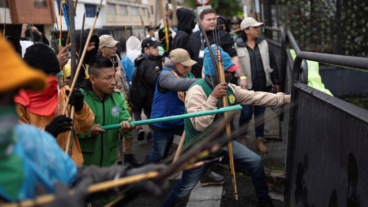 Anti-Trump protesters fire arrows at Colombian police, injuring four