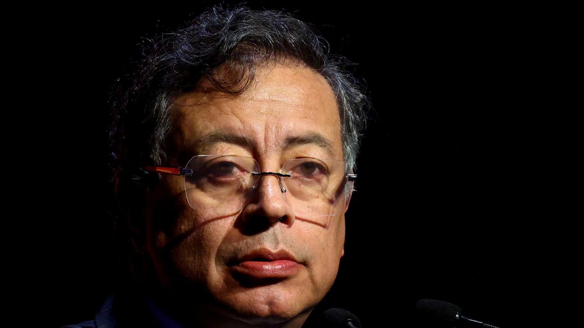 Trump calls Colombia’s President an ‘illegal drug dealer’, announces an end to U.S. aid to country