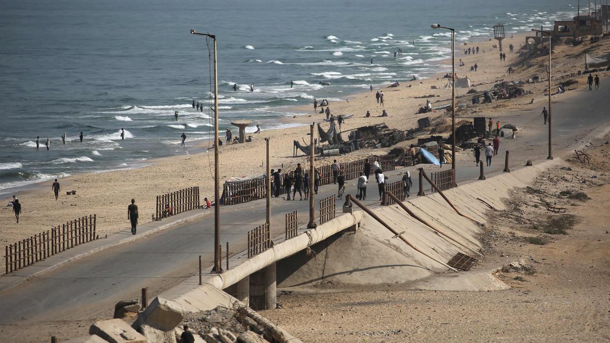 Israel troops still operating in Gaza after Trump, hostage family appeals