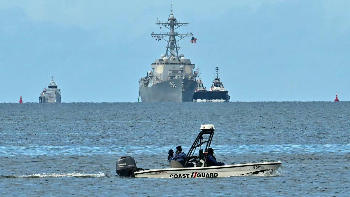 U.S. warship arrives in Trinidad and Tobago, near Venezuela