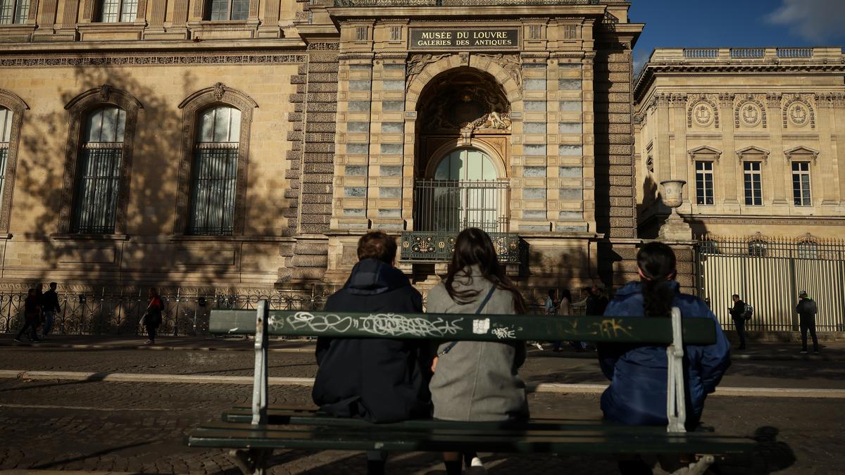 Louvre jewel heist: Two suspects in case arrested in Paris, report says