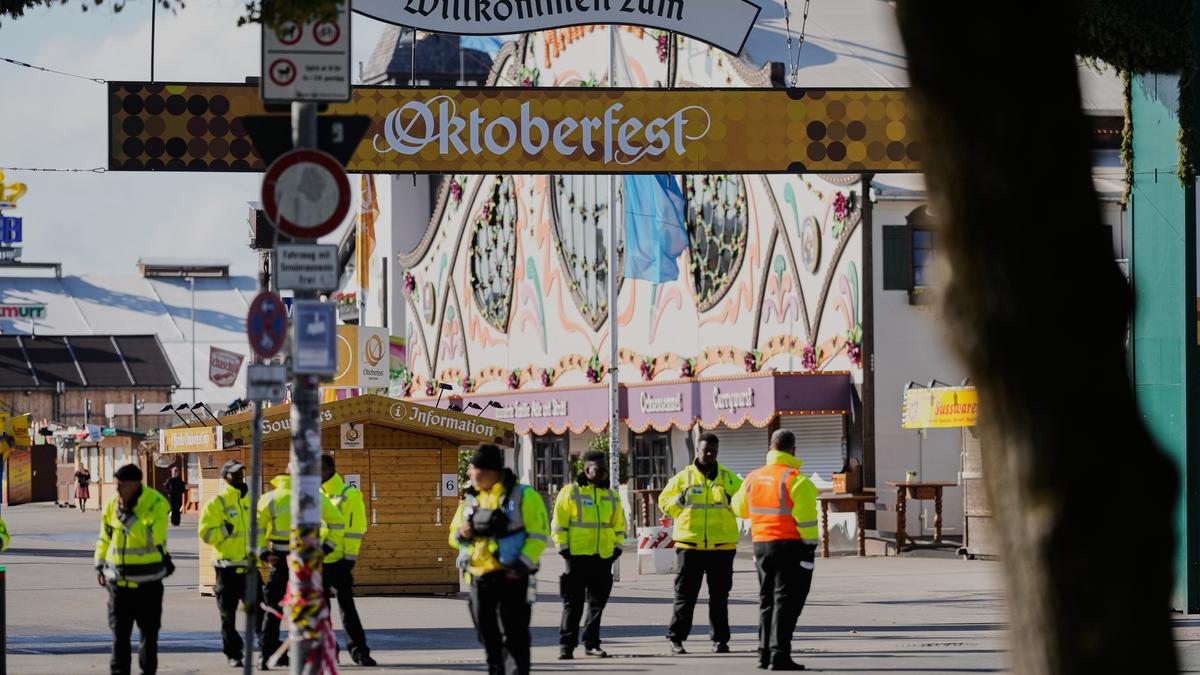 Munich Oktoberfest fairgrounds closed after bomb threat and deadly explosion; atleast 1 dead