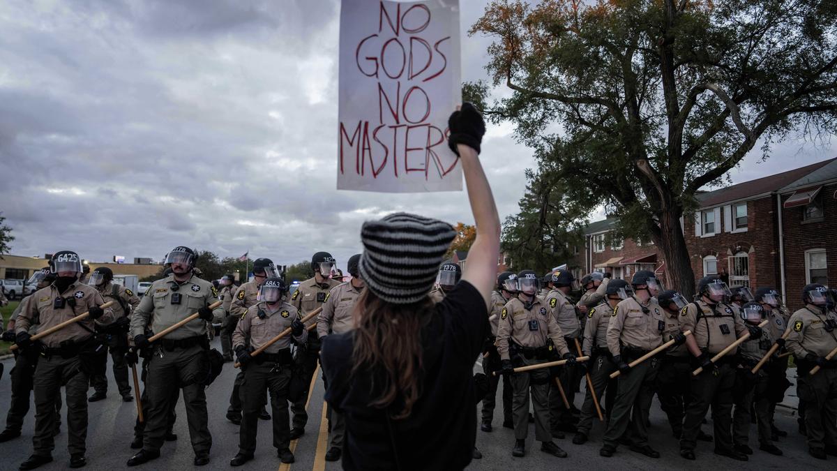 Trump administration asks Supreme Court to allow deployment of National Guard in Chicago area