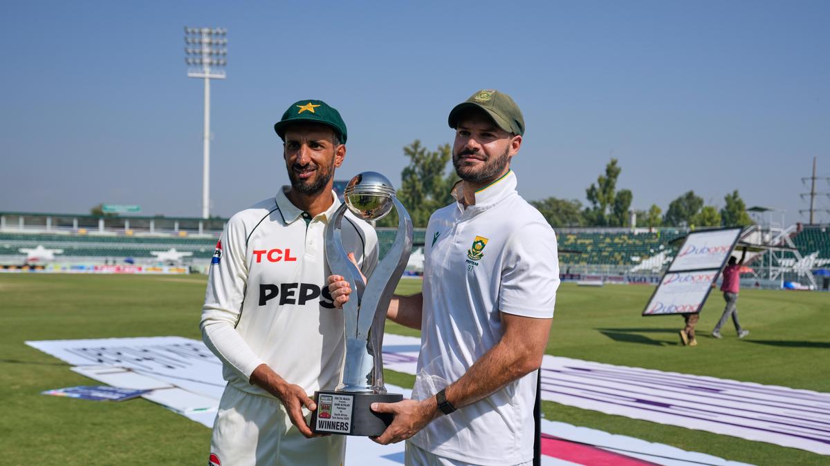 PAK vs SA second Test: South Africa thrashes Pakistan by 8 wickets to level series