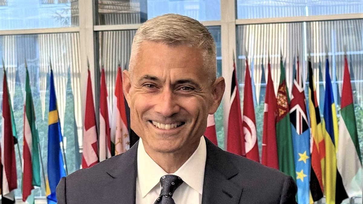 Paul Kapur sworn in as Assistant Secretary for Bureau of South and Central Asian Affairs