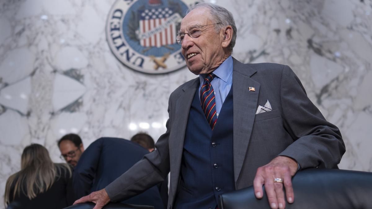 U.S. senators reintroduce Bill to reform H-1B, L-1 visa rules as Donald Trump fee fuels scrutiny