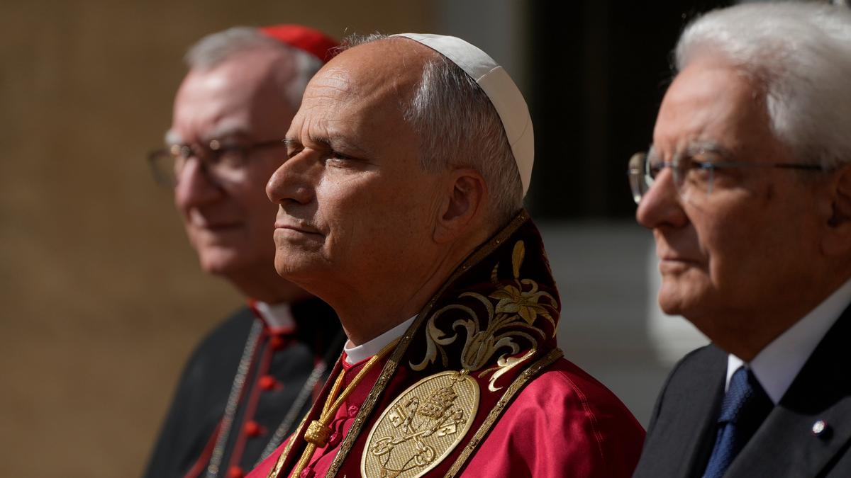 Pomp, pageantry as Pope Leo crosses Rome on first trip abroad