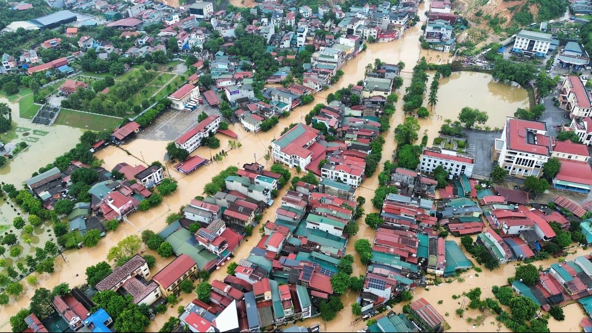 Typhoon Bualoi: Death toll rises to 51 in Vietnam, banks told to support affected firms