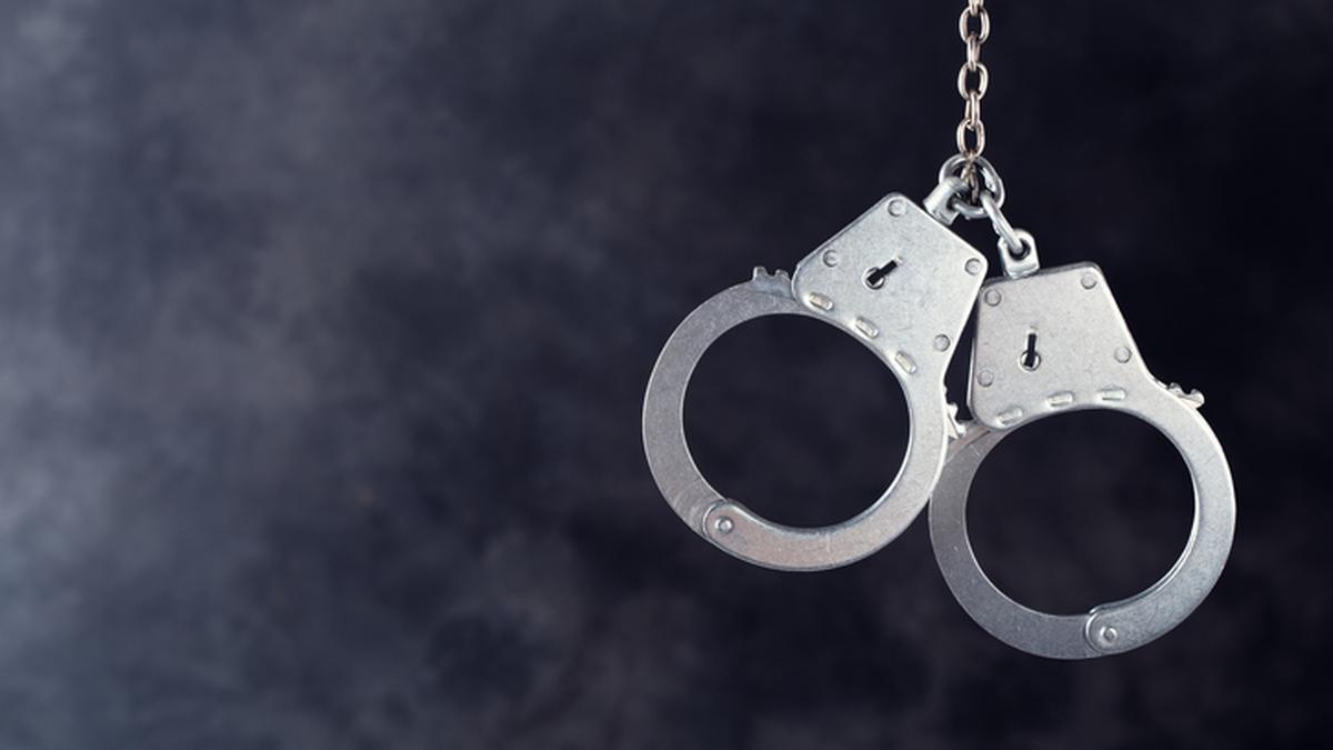 Indian national held at Sri Lankan capital for smuggling in heroin