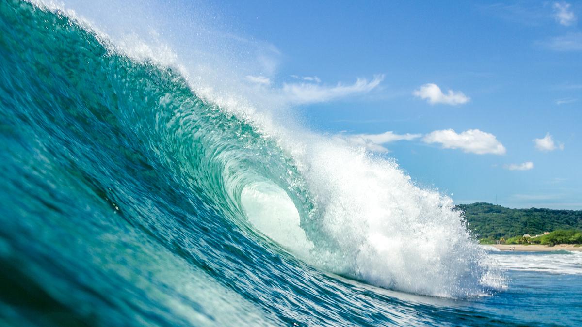 Nanometre ‘tank’ of helium reveals weird waves never seen before