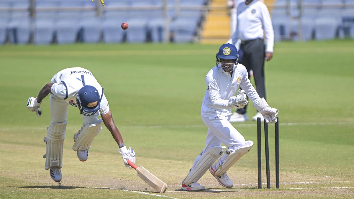 Skipper Mayank drives Karnataka after team gains slender lead