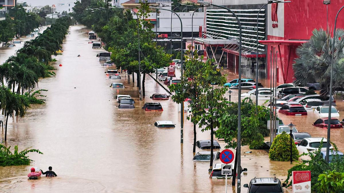 Vietnam flood death toll rises to 90