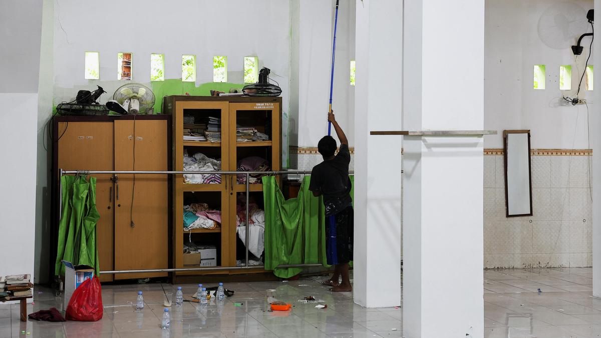 Indonesia police find possible explosive powder in Jakarta mosque blasts