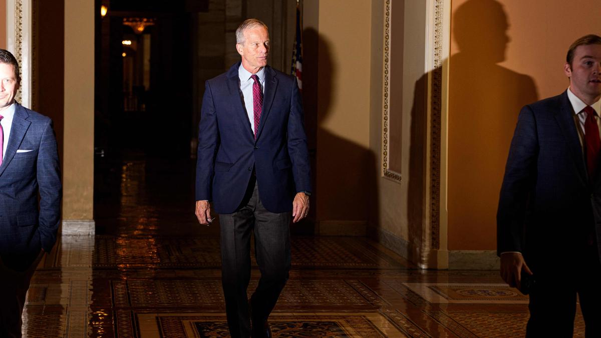 U.S. government shutdown reaches its 40th day as senators work through crucial weekend