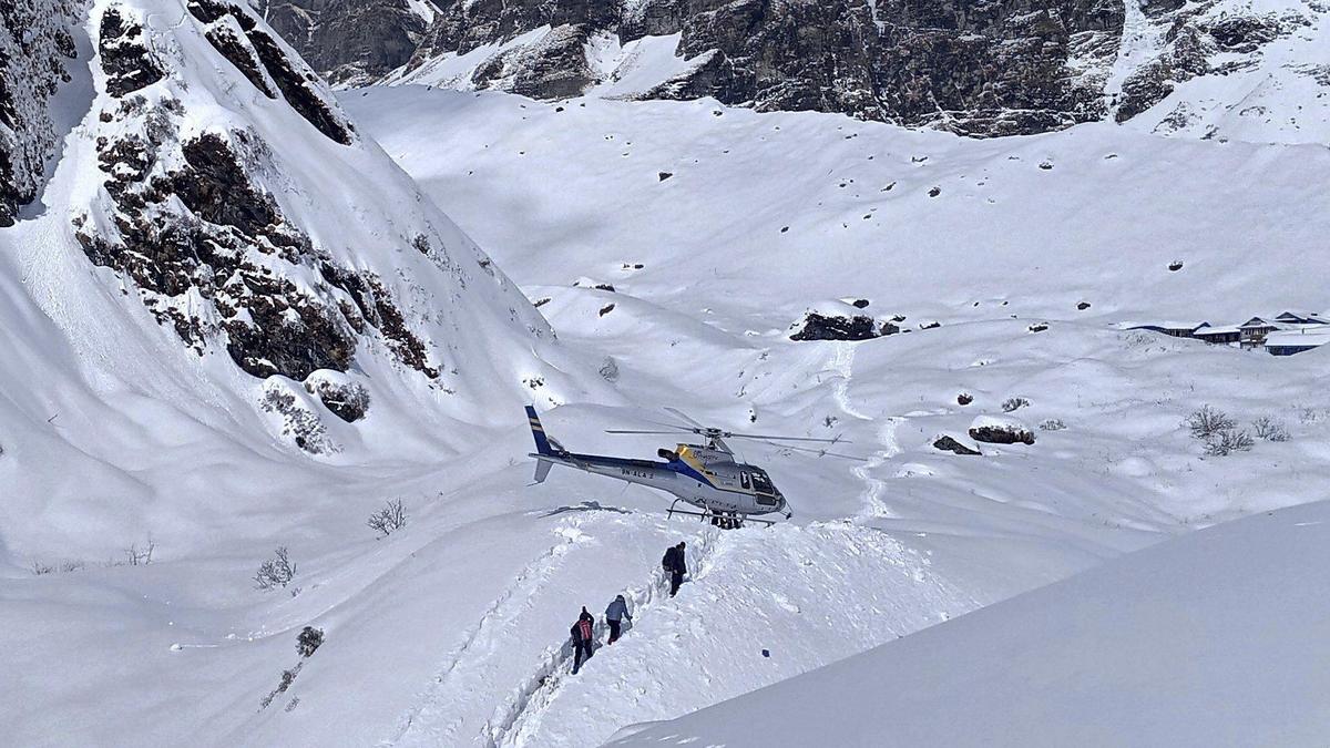 Rescuers in Nepal search for bodies of seven climbers after deadly avalanche