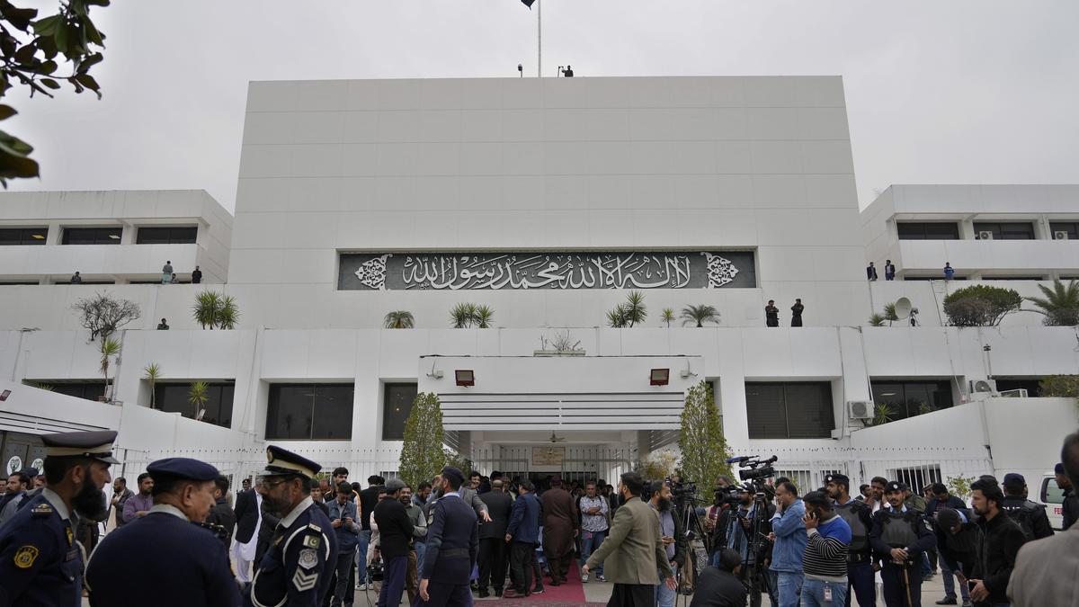 Opposition vows nationwide protests as Pakistan moves to pass 27th Constitutional Amendment