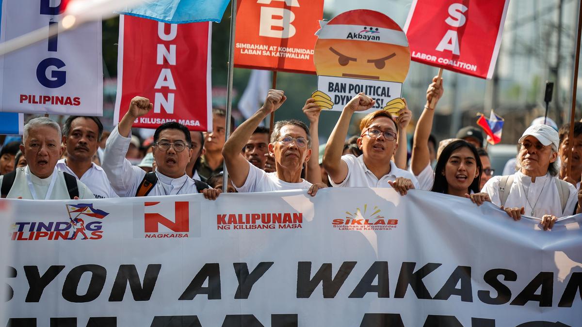 Thousands protest in Philippines against flood control fraud