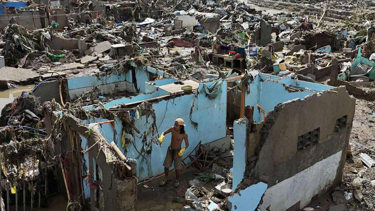 Typhoon Kalmaegi brings rain and destruction to Vietnam as death toll nears 200 in Philippines