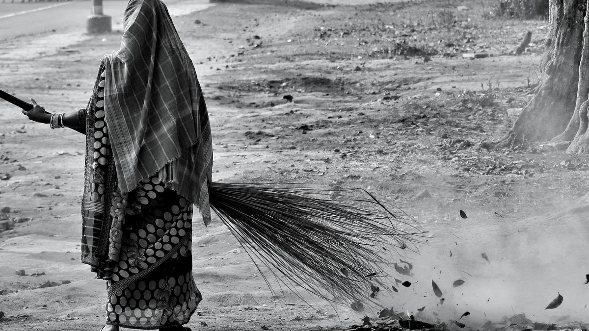 Where does road dust settle in India’s efforts to clean its air?