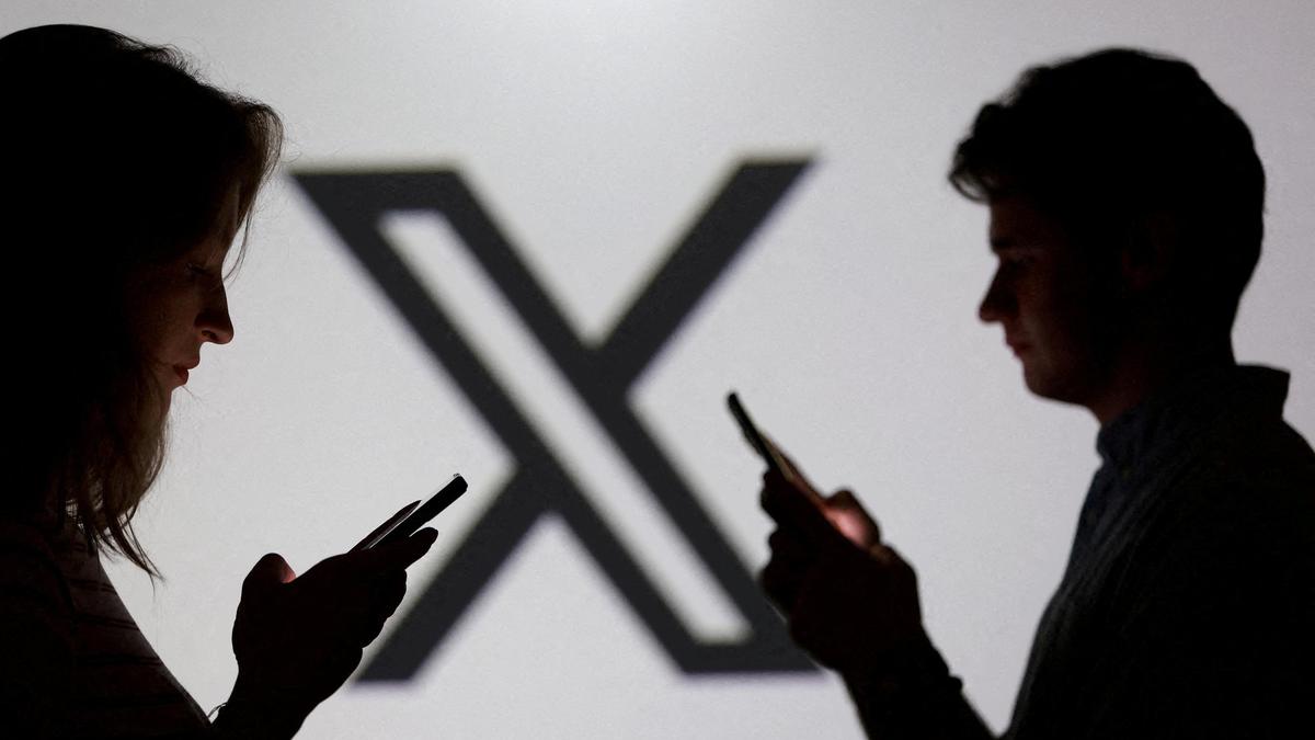 Pakistan may ban ‘uncooperative’ social media platforms: Minister